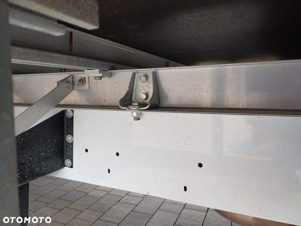 Renault Master 10 palet 2021r. - 13