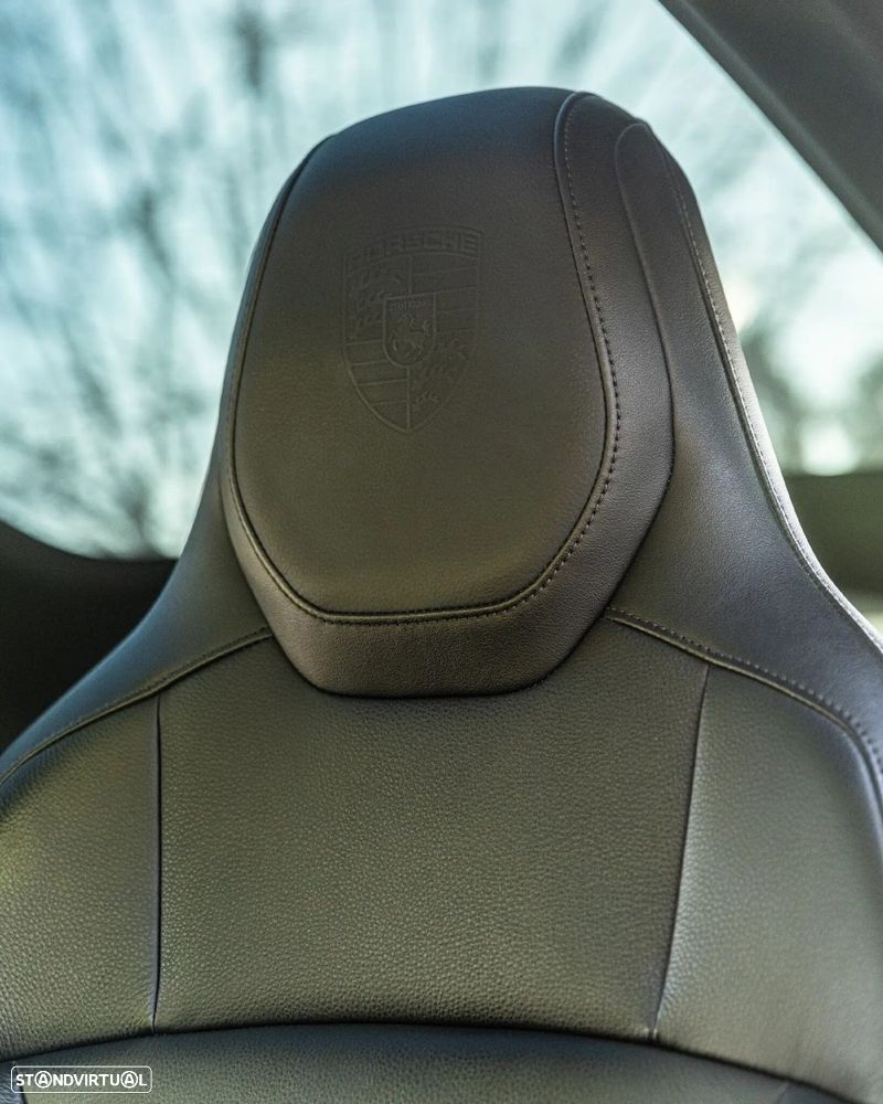 Porsche Taycan 4S - 15