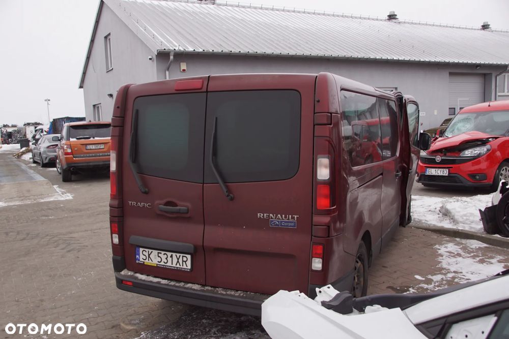 Auto na części - Renault Trafic III Lift 2.0 DCI 150 KM M9R714 TENPF 2023R Silnik Skrzynia Drzwi Błotnik Zderzak Lusterko Szyba Lampa Klamka Deska Kokpit Sterownik Moduł Czujnik Licznik Panel Kierownica - 5