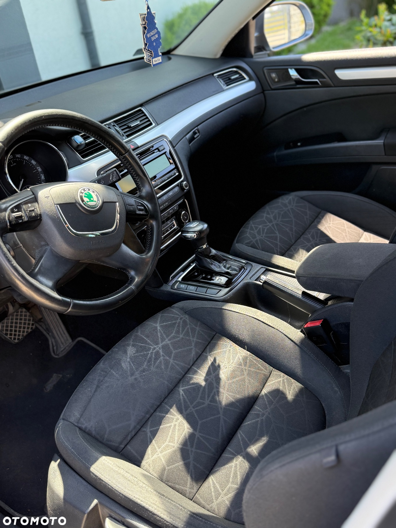 Skoda Superb 2.0 TDI Family DSG - 9