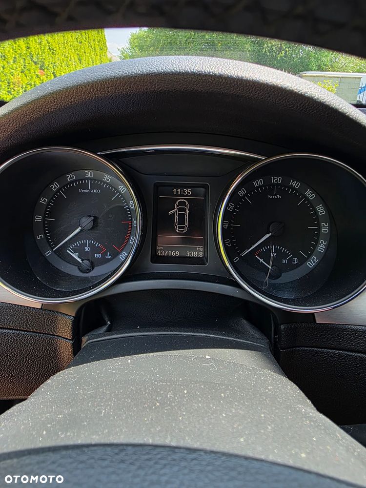 Skoda Superb 2.0 TDI Elegance DSG - 14