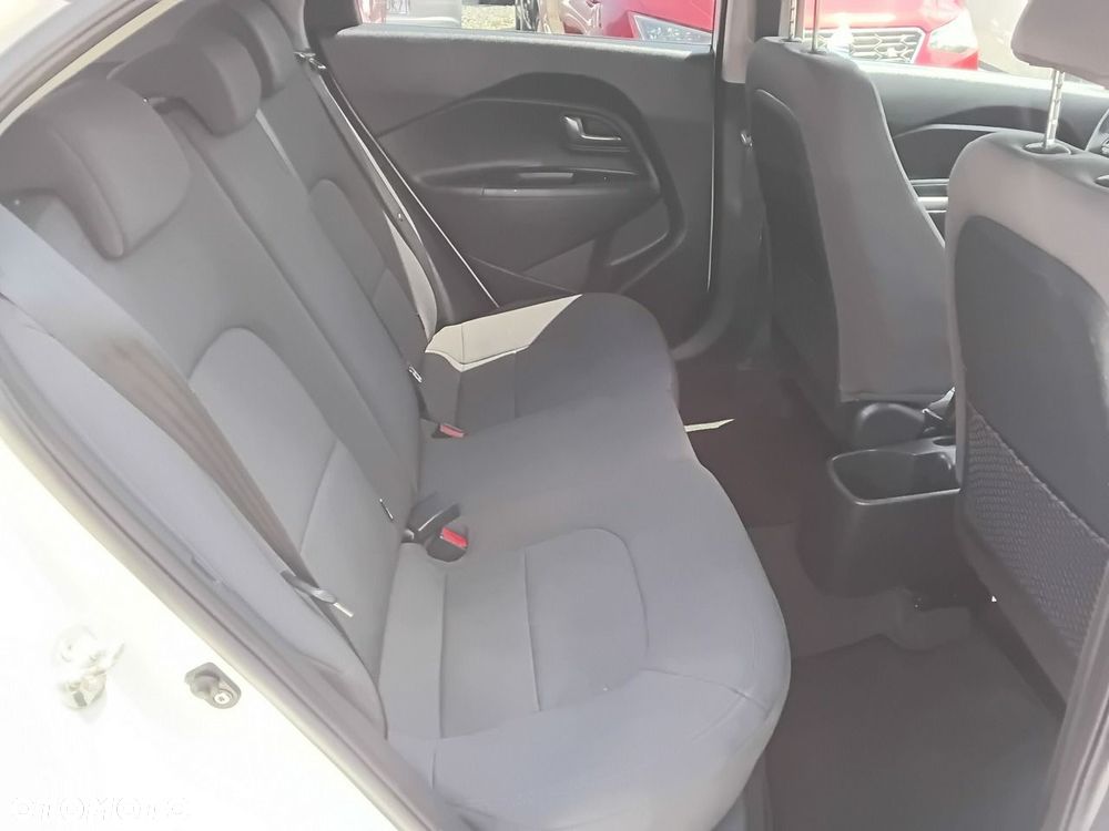 Kia Rio 1.2 Dream Team Edition - 13