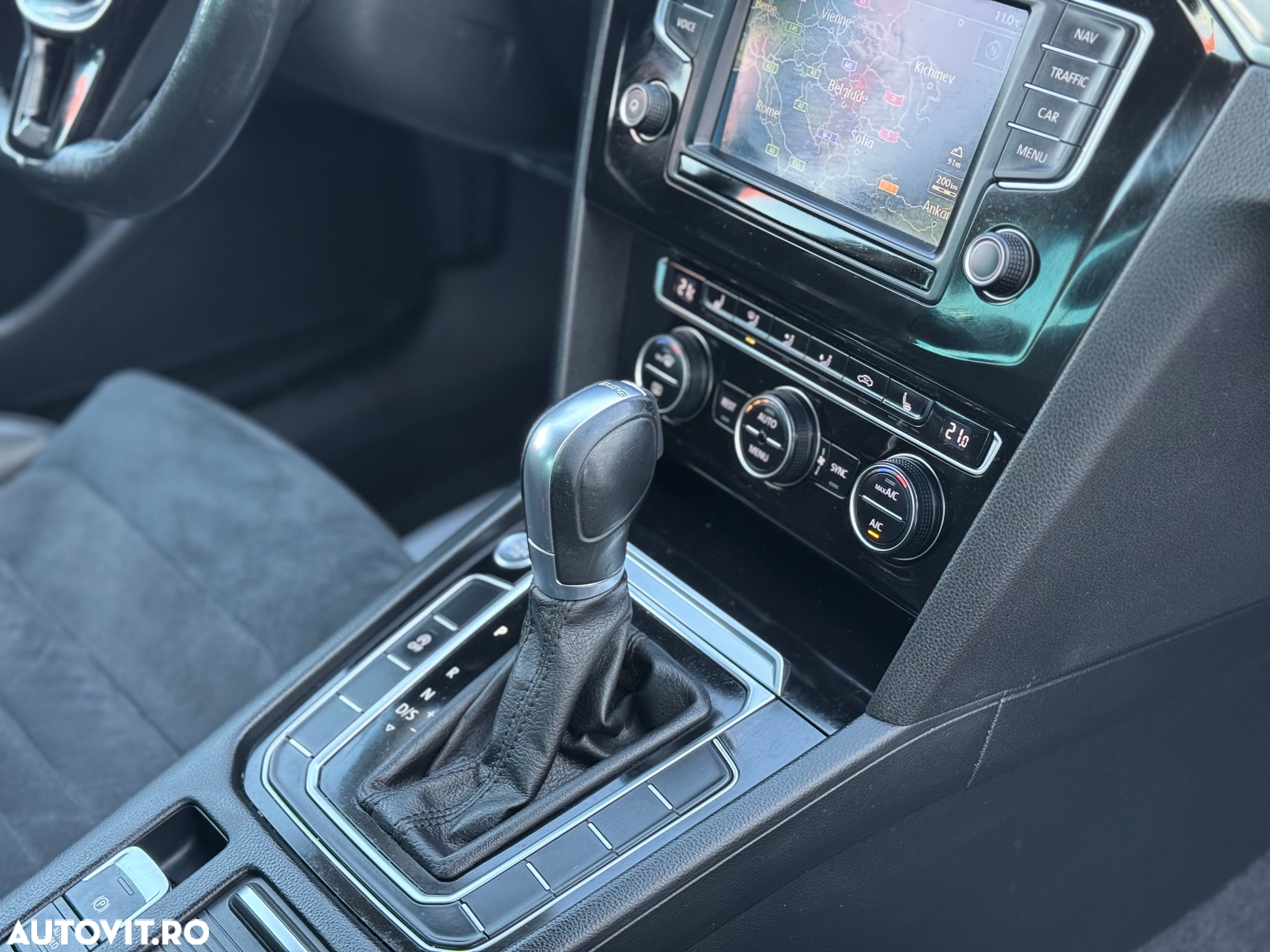 Volkswagen Passat 2.0 TDI DSG Highline - 5