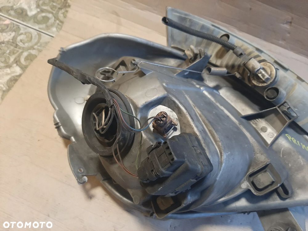 Lampa Nissan Primastar  prawy przód 07R - 5