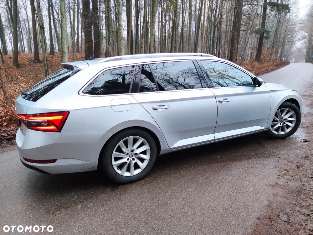 Skoda Superb 2.0 TDI SCR Style DSG - 5