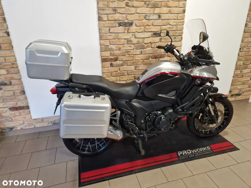 Honda VFR - 4