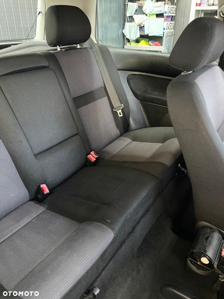 Volkswagen Golf 1.9 GL TDI - 18