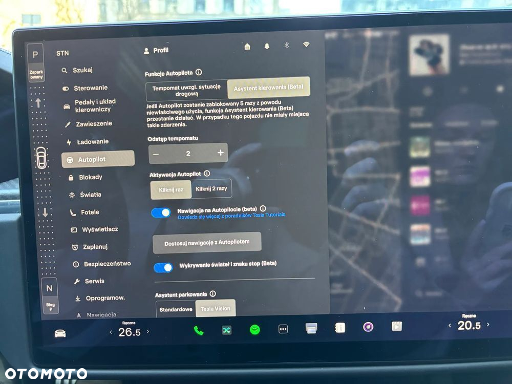 Tesla Model S Plaid - 12