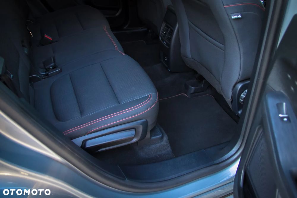 Ford Kuga 2.0 EcoBlue mHEV FWD ST-Line - 31