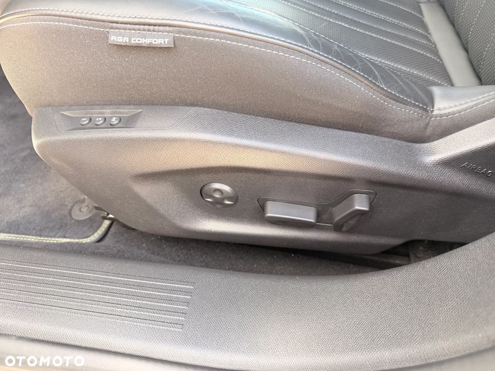 Peugeot 408 - 16