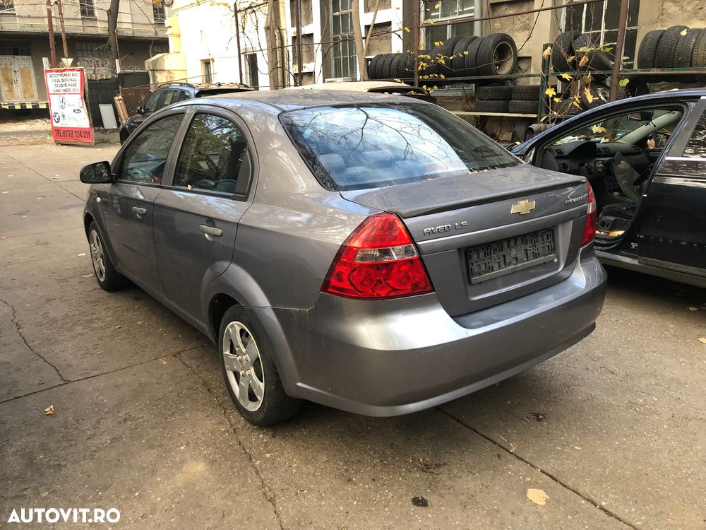 Dezmembrez Chevrolet Aveo gri argintiu 1.4 benzina - 5