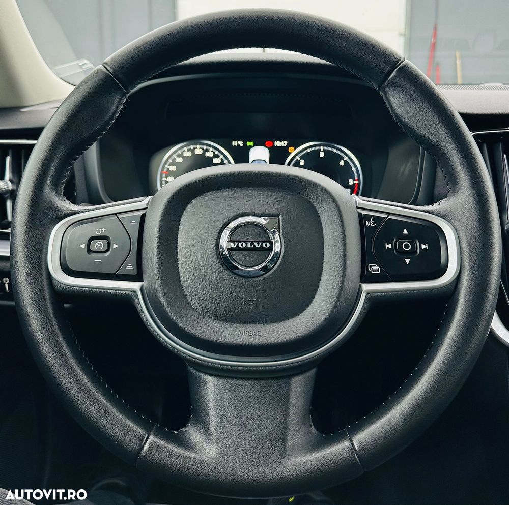 Volvo V60 D4 Momentum Pro - 31