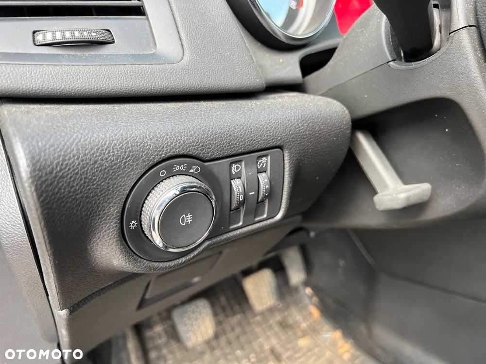 Opel Astra 1.4 T Business - 22