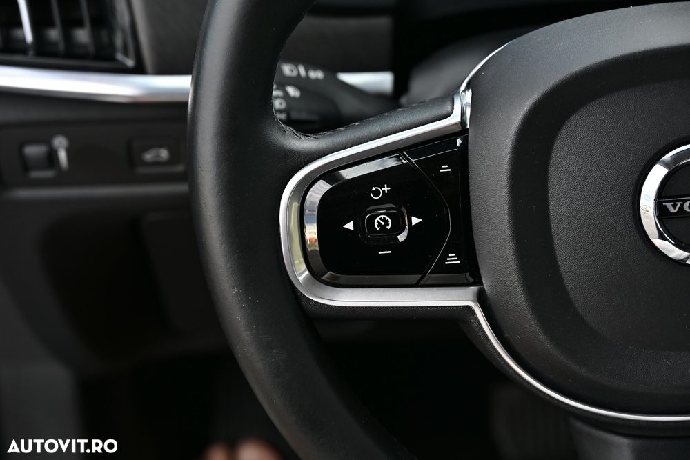 Volvo V90 D4 AWD PRO - 27