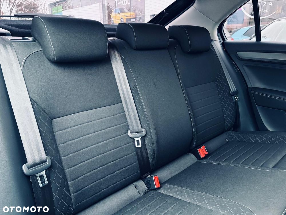 Skoda RAPID Spb 1.0 TSI Style - 16