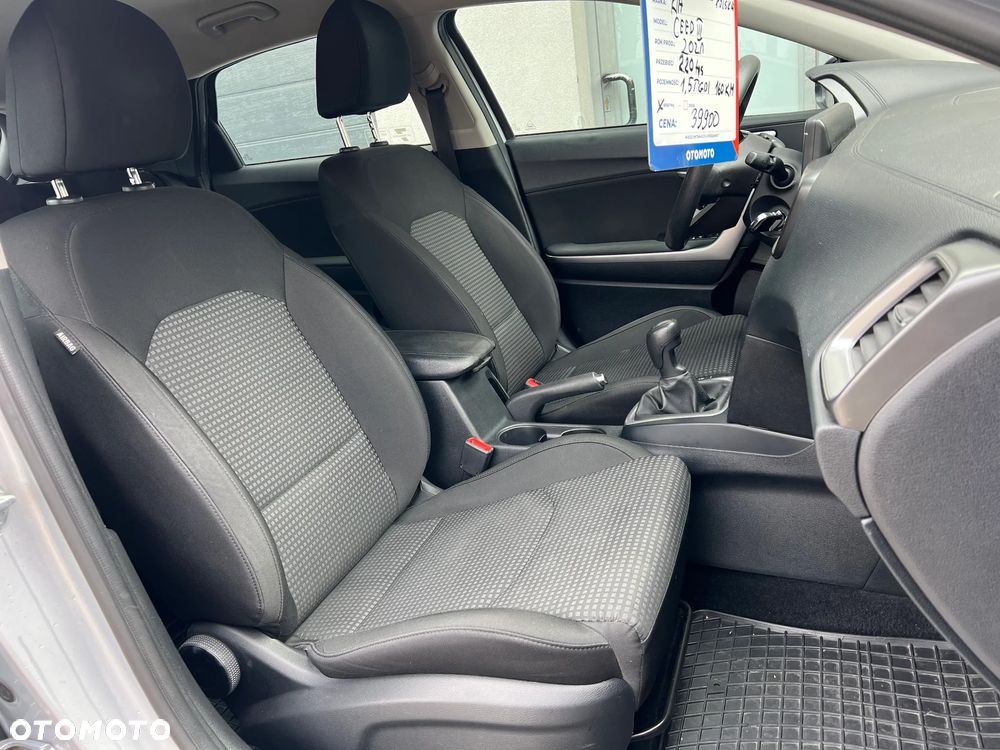 Kia Ceed 1.5 T-GDI M - 16