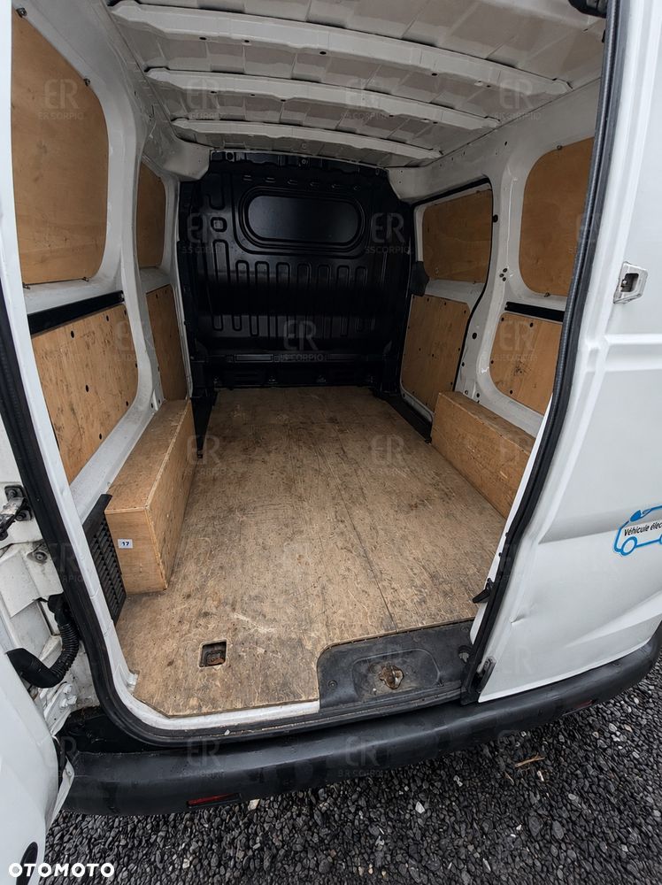 Nissan ENV200 - 6