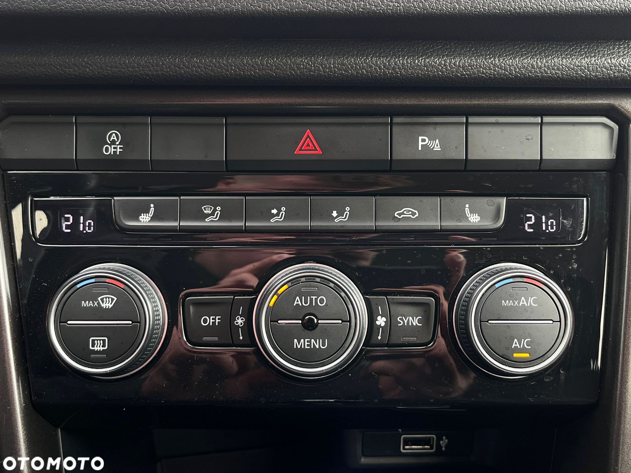 Volkswagen T-Roc 2.0 TDI SCR 4MOTION DSG Style - 30