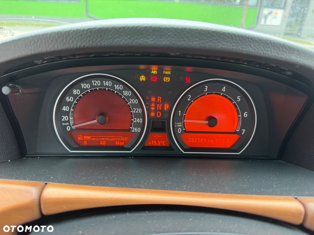 BMW Seria 7 750i - 4