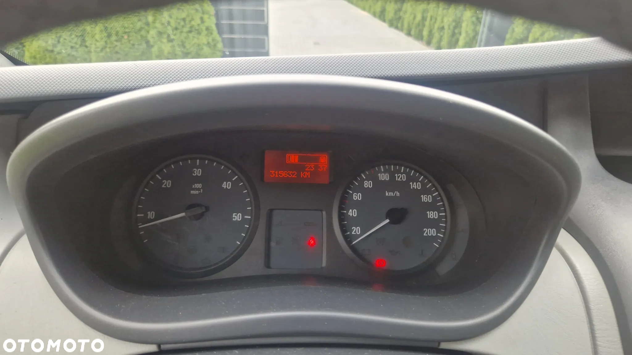 Opel Vivaro - 13