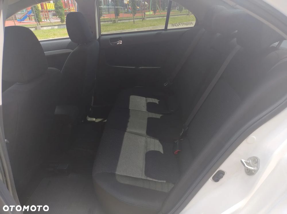 Mitsubishi Lancer 1.6 Inform - 18