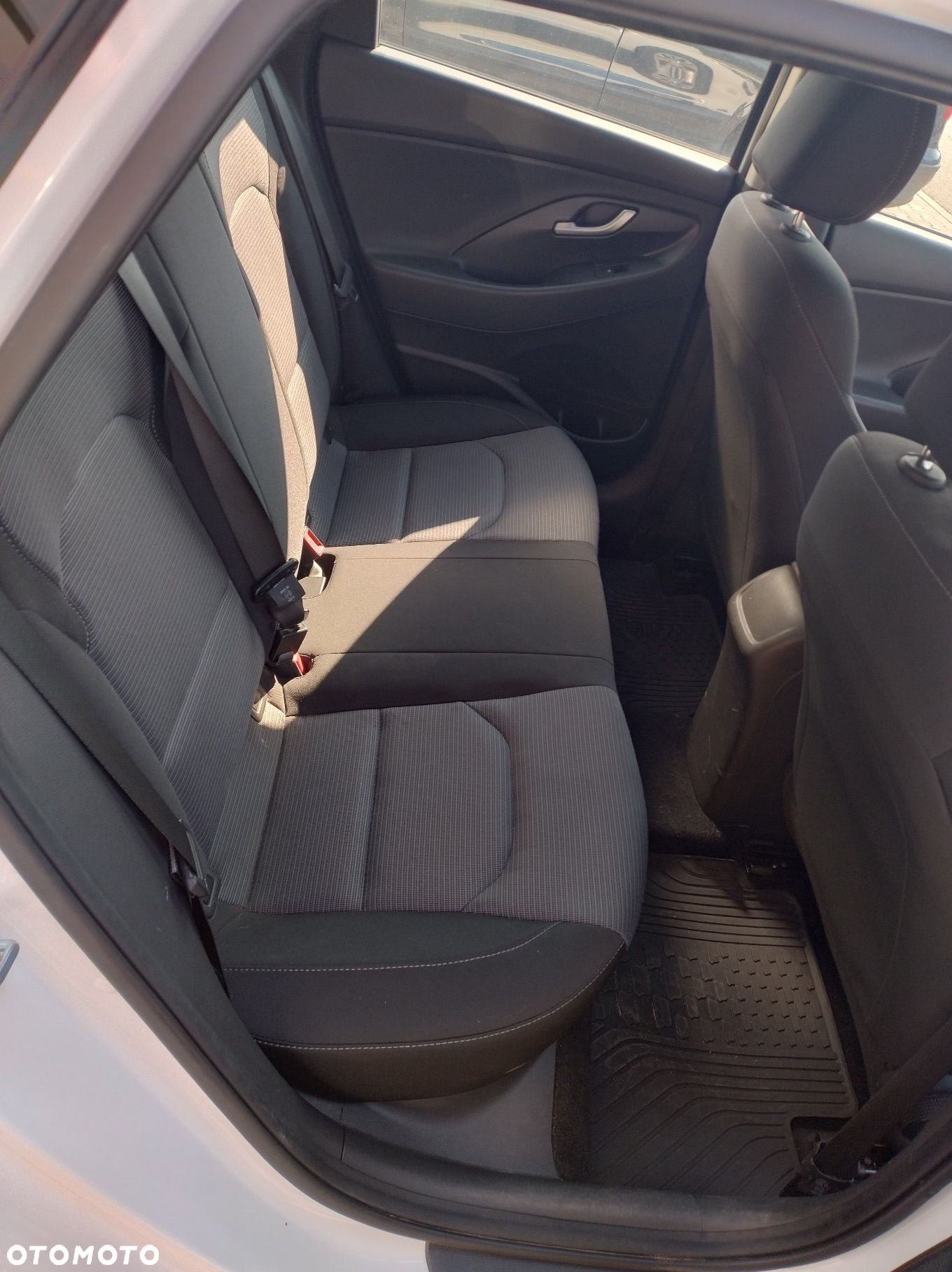 Hyundai i30 1.6 D Classic + - 12
