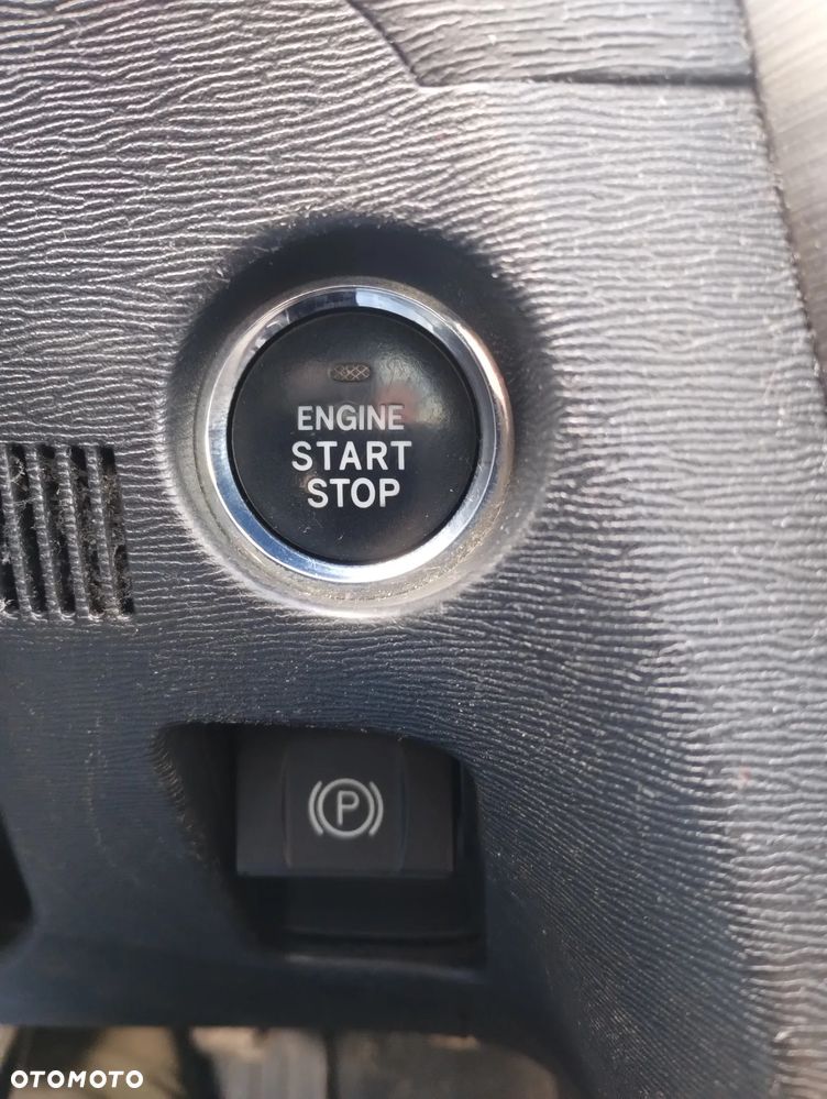 Toyota Avensis 2.0 D-4D - 31