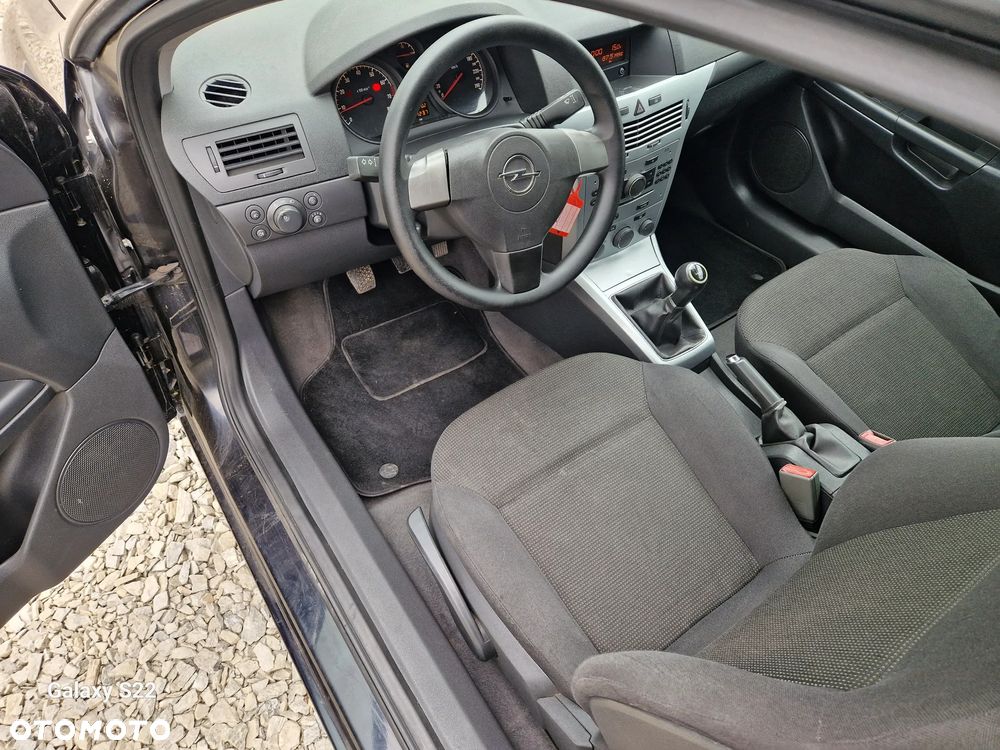 Opel Astra III GTC 1.6 Enjoy - 15