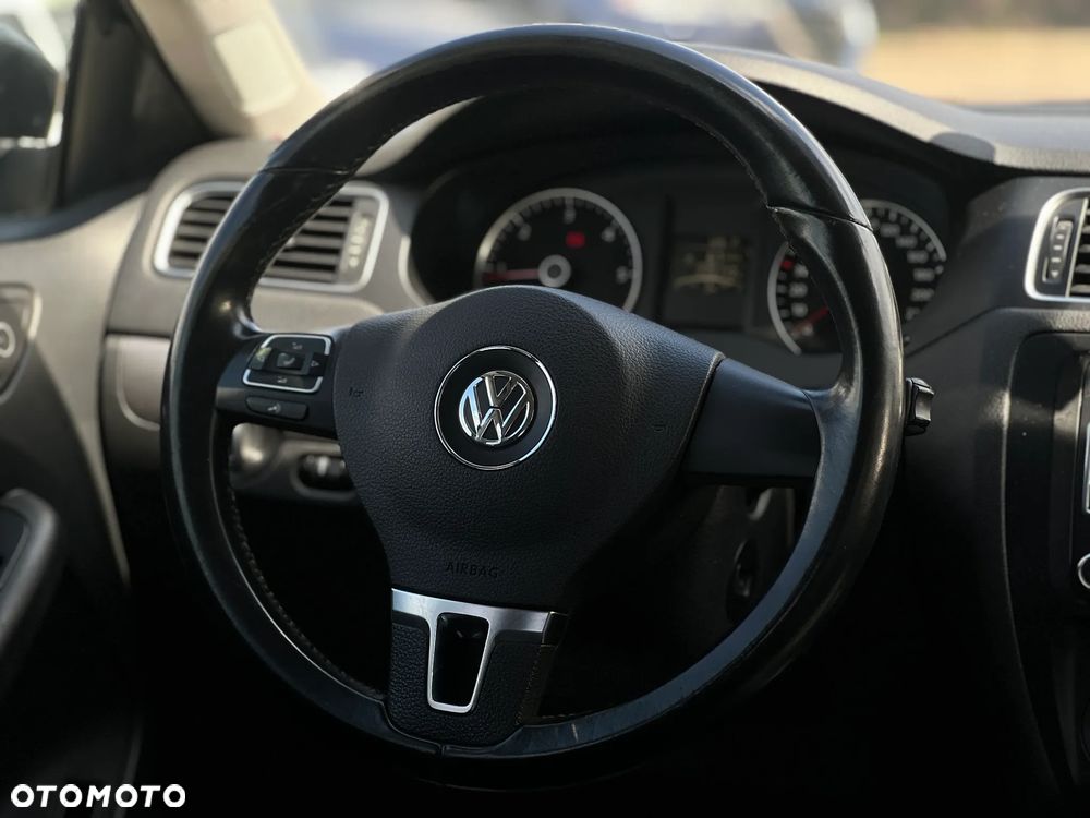 Volkswagen Jetta - 20