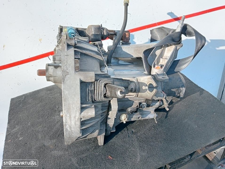 CAIXA VELOCIDADES DACIA LOGAN 2009 - 3