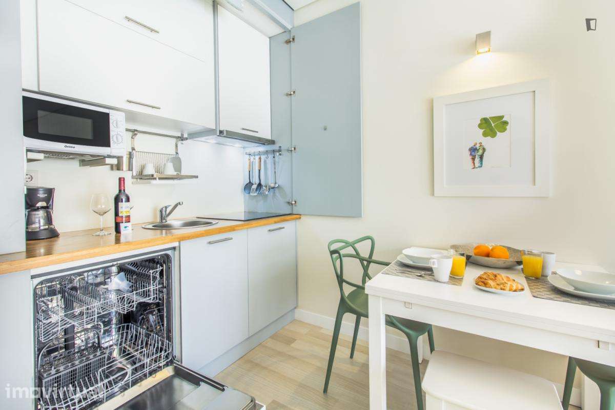 Apartamento com 1 quartos - localizado em Santo Ildefonso Porto - Grande imagem: 4/22