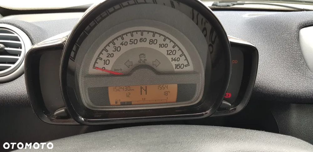 Smart Fortwo coupe softouch black&white limited micro hybrid drive - 17