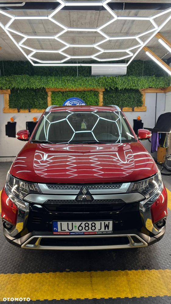 Mitsubishi Outlander 2.0 Invite + 2WD - 3