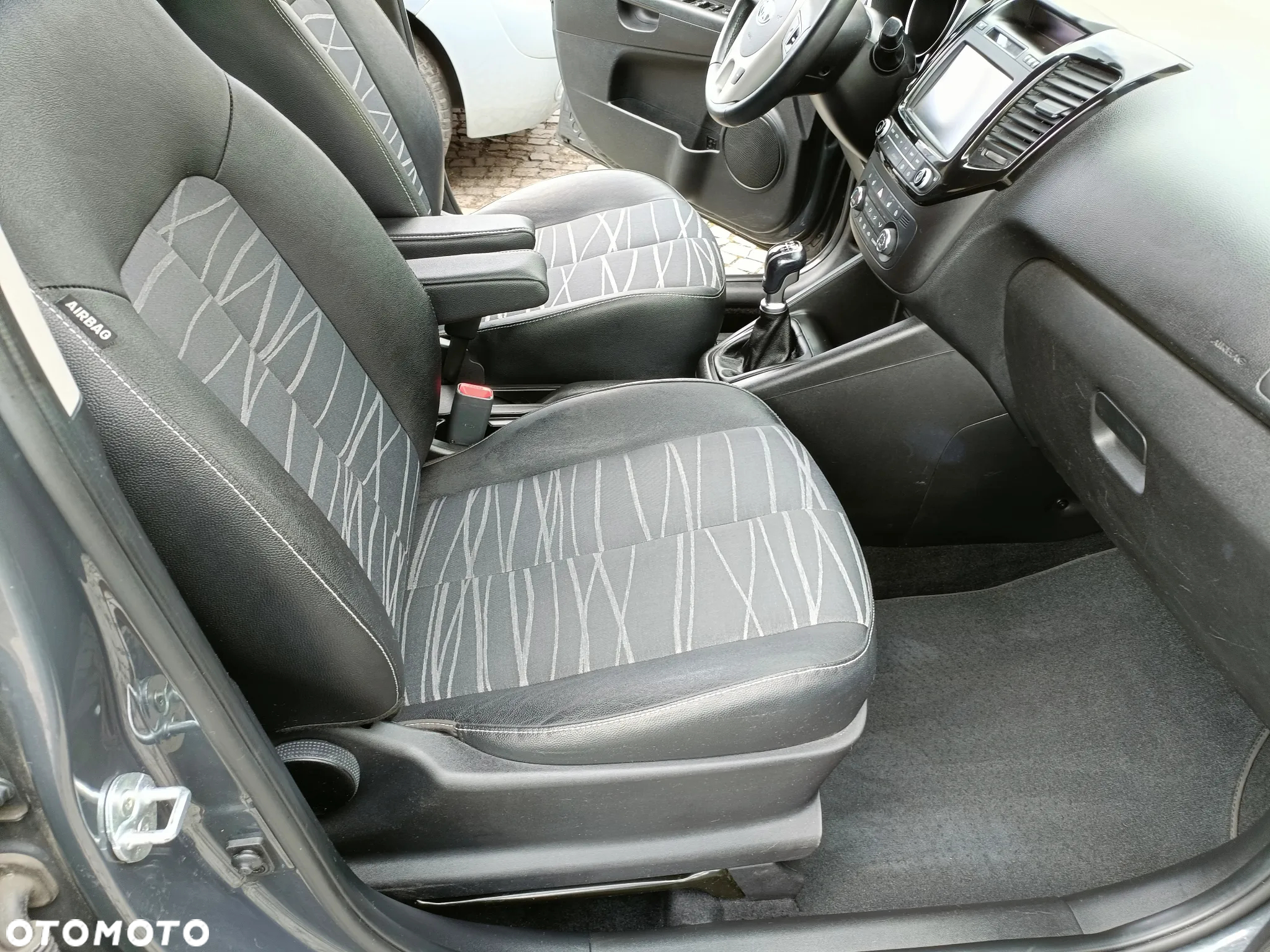 Kia Venga - 11