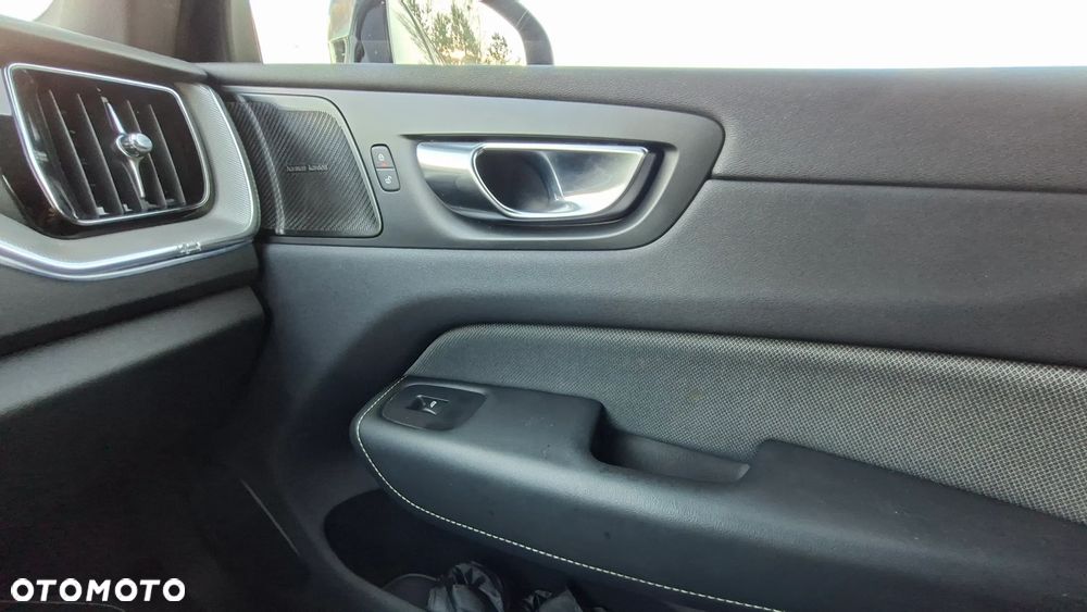 Volvo XC 60 T4 R-Design - 15