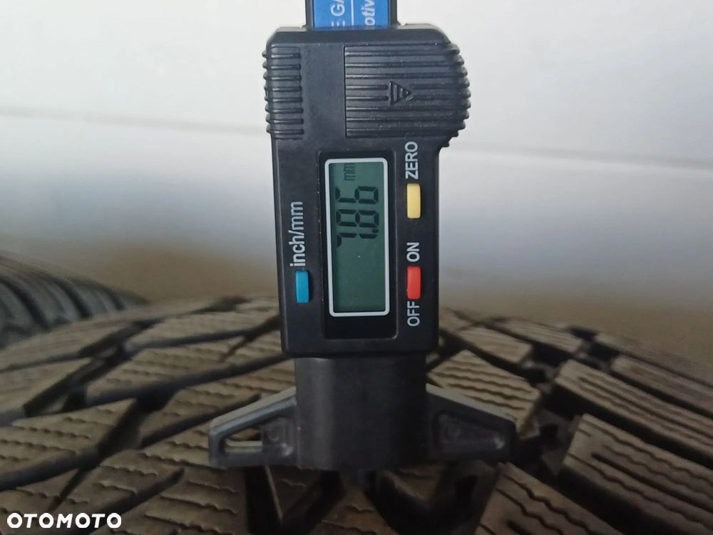 NR 578 Opony Zimowe Komplet 235/45/20 Bieżnik 2x ok 7,86 , 2x ok 5,26 - 2