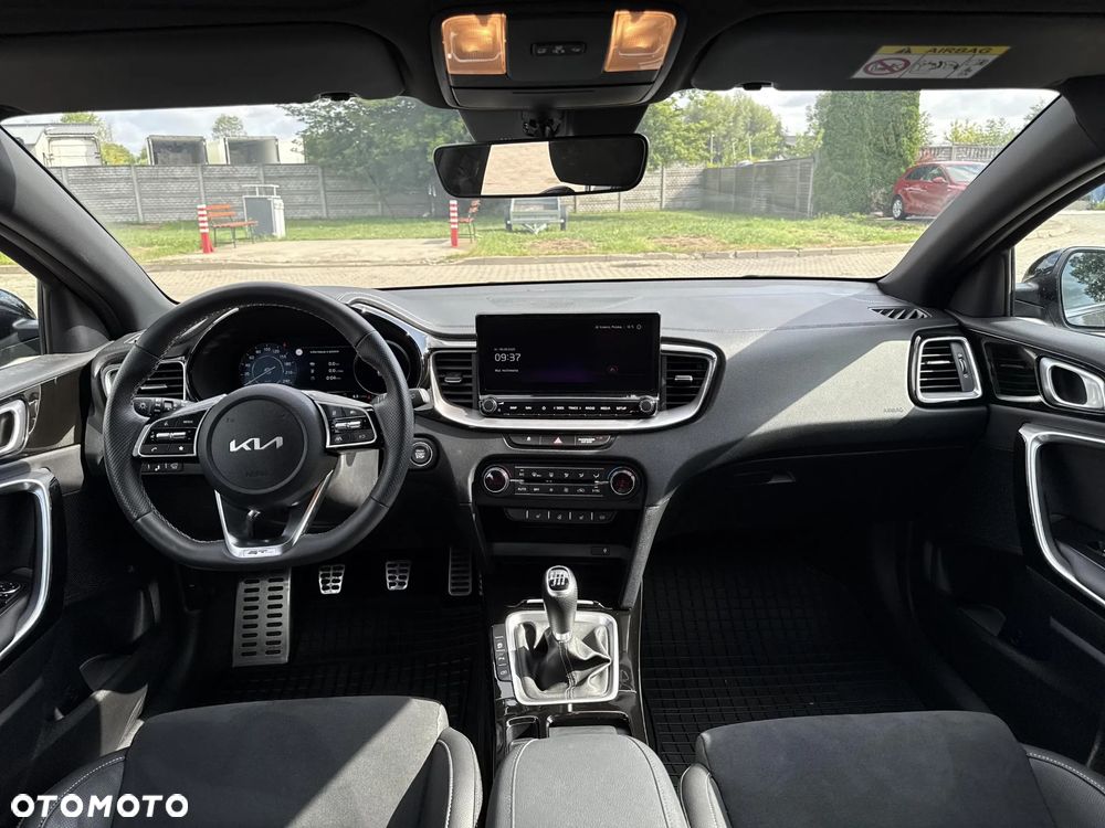 Kia ProCeed 1.5 T-GDI GT Line - 24