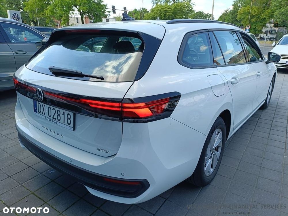 Volkswagen Passat - 4