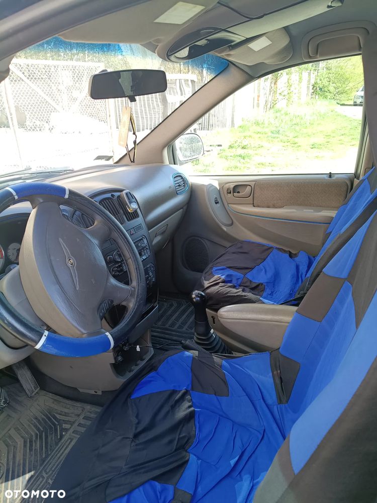 Chrysler Voyager 2.5 SE CRD - 11
