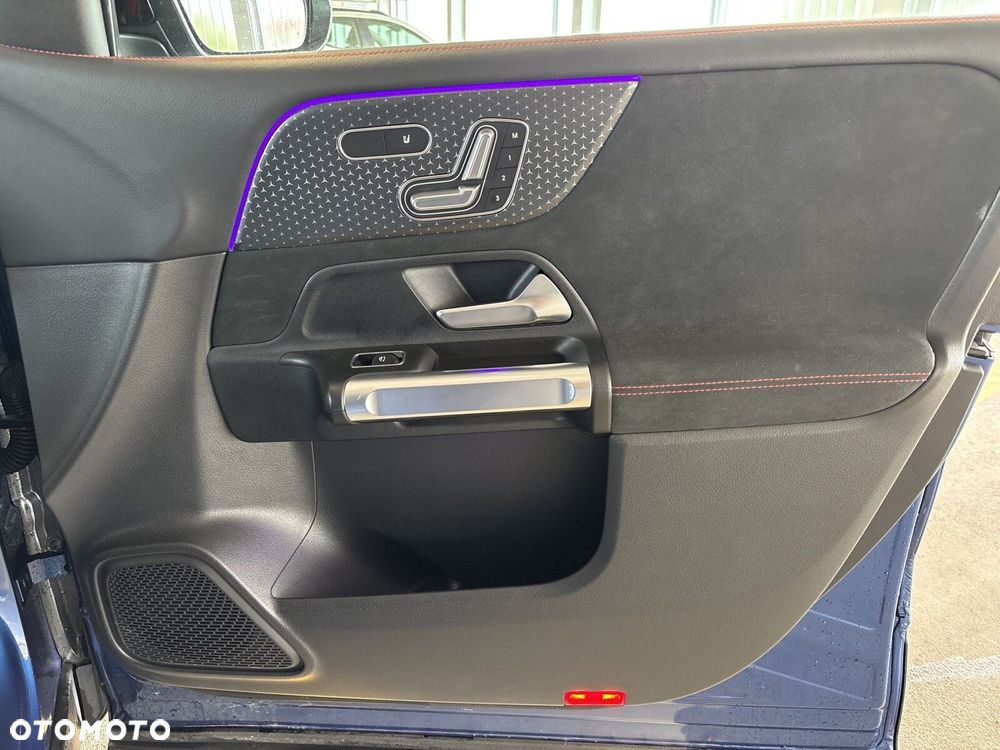 Mercedes-Benz GLB - 20