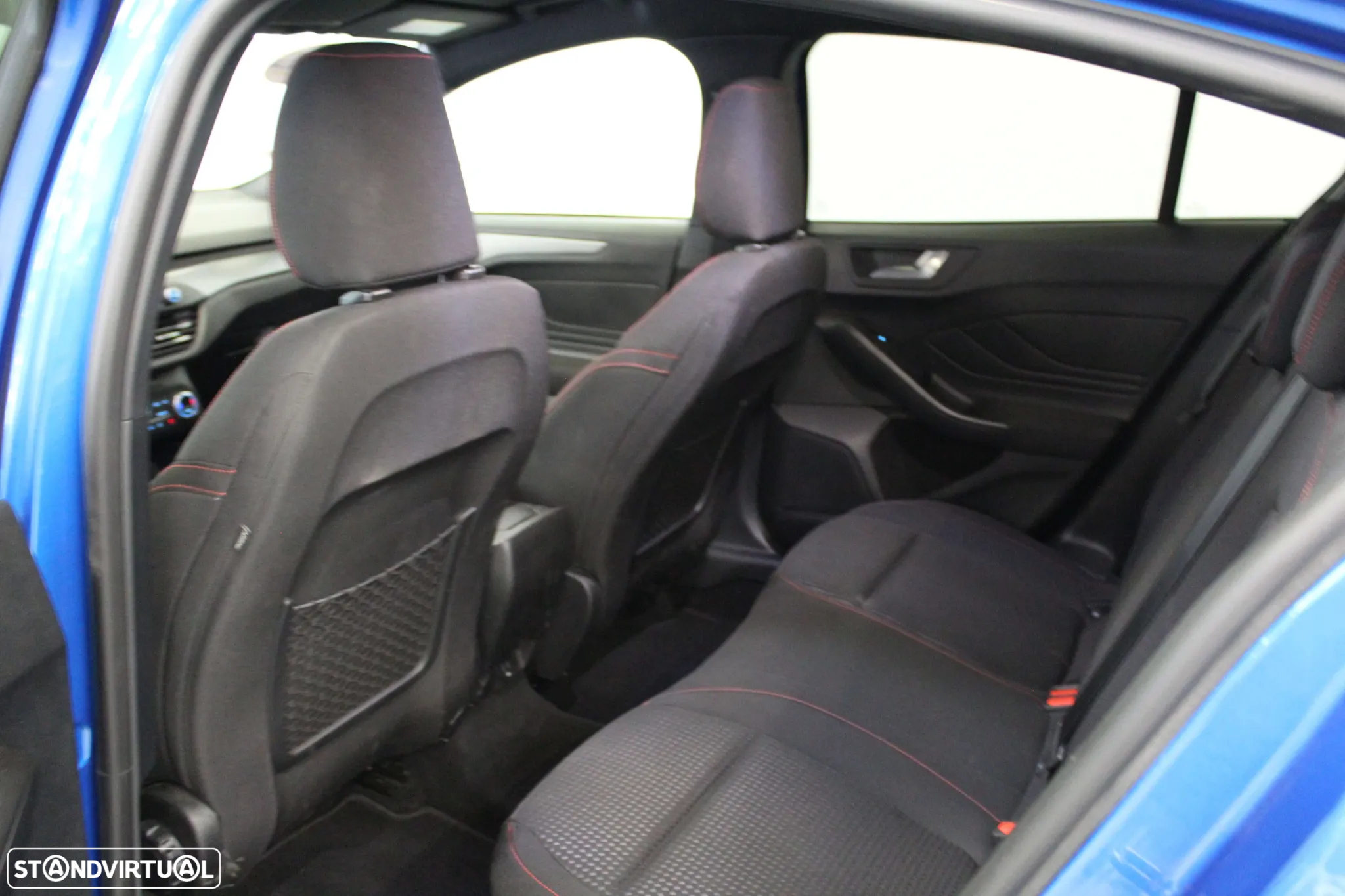 Ford Focus 1.0 EcoBoost MHEV ST-Line - 6