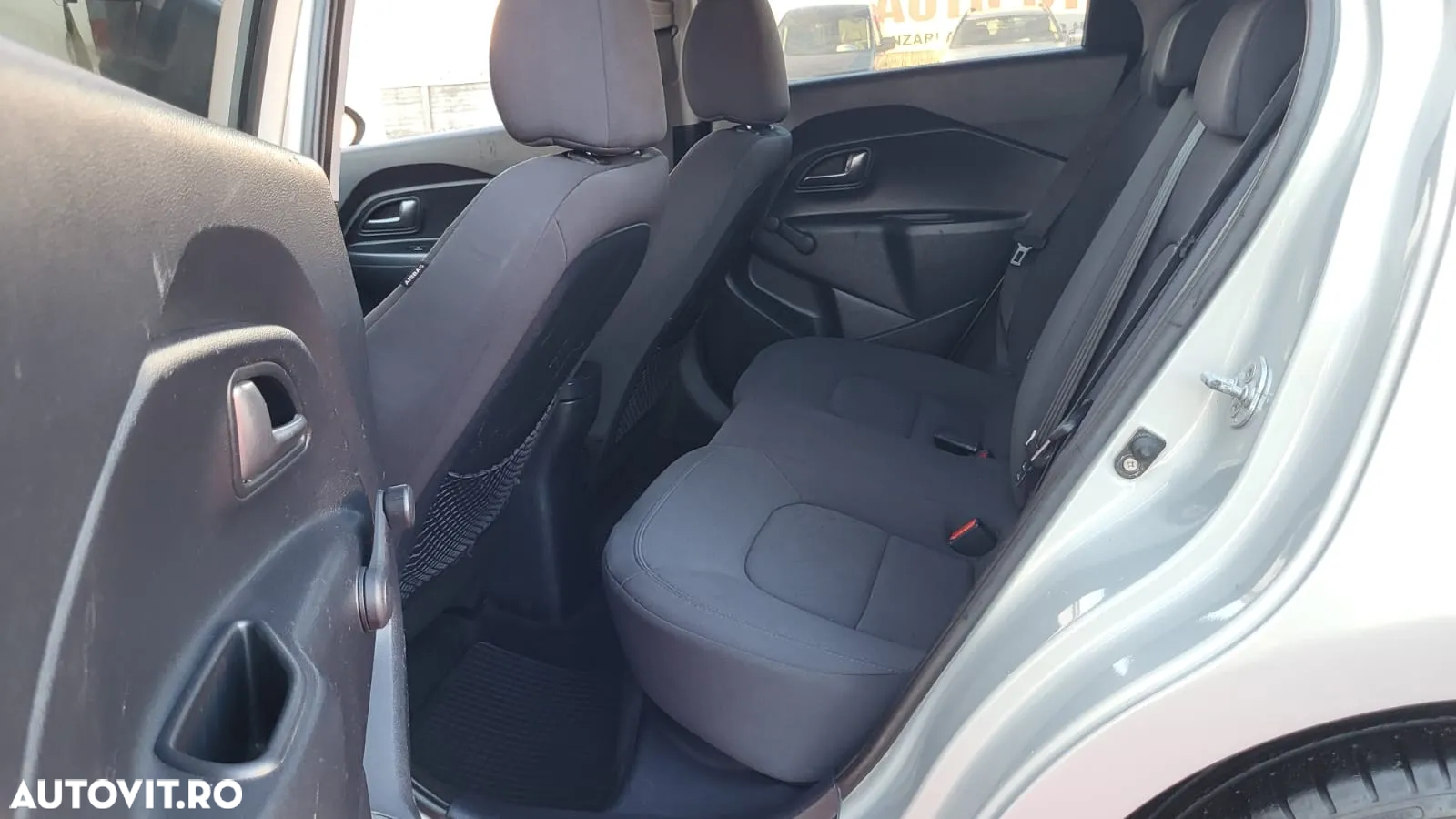 Kia Rio - 23