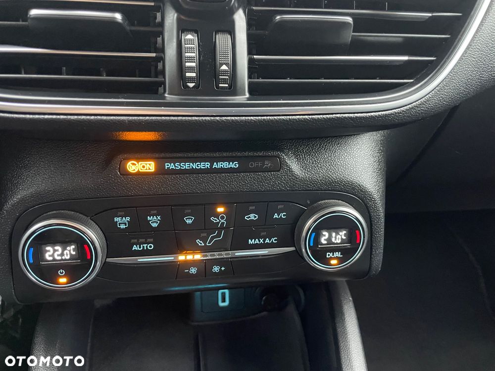 Ford Focus 1.5 TDCi SYNC Edition - 14