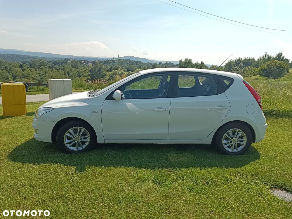 Hyundai i30 2.0 Premium - 4