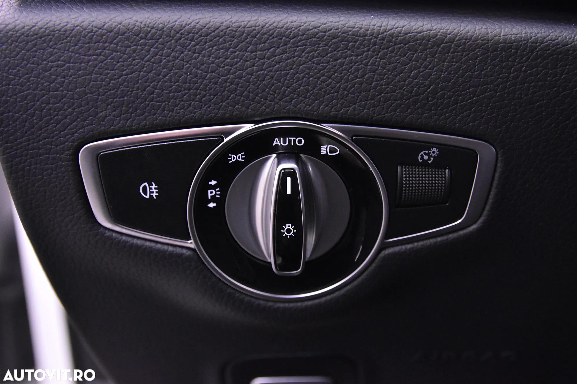 Mercedes-Benz E 300 de 4Matic T 9G-TRONIC AMG Line - 15