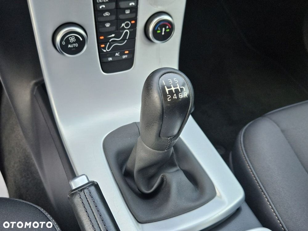 Volvo V50 DPF D3 Momentum - 23