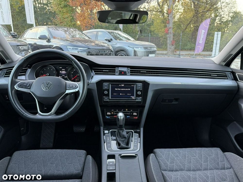 Volkswagen Passat - 16