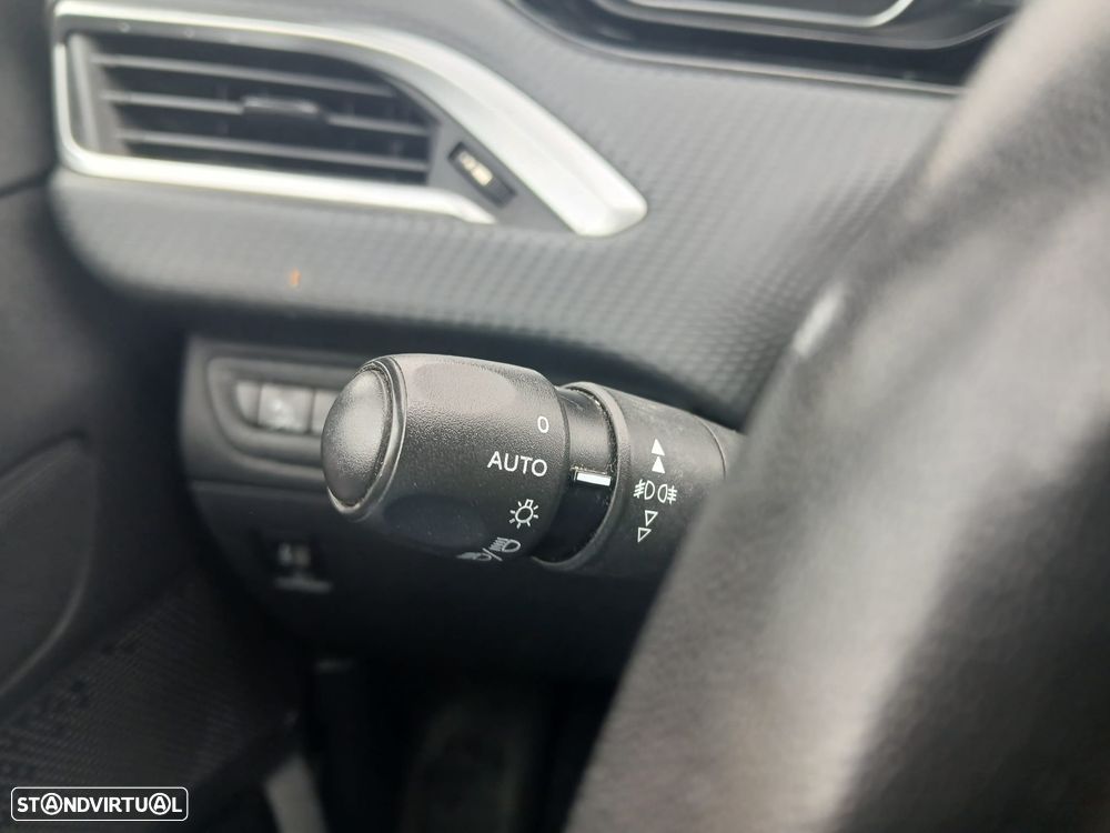 Peugeot 2008 PureTech 82 Style - 25