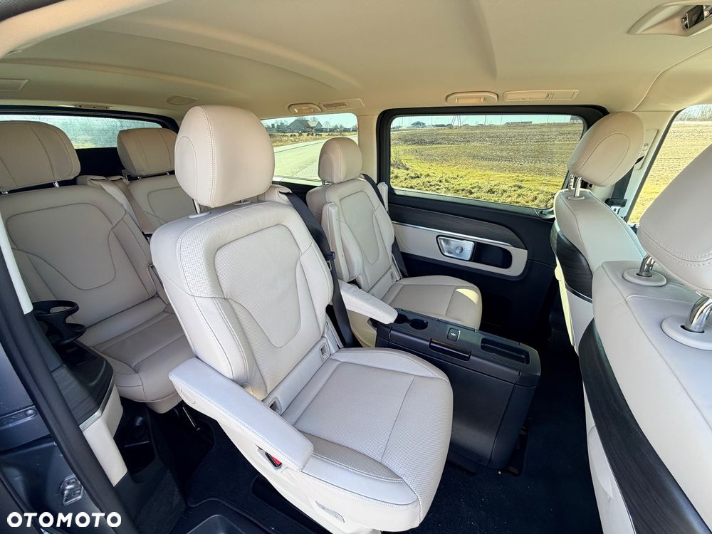 Mercedes-Benz Klasa V - 17