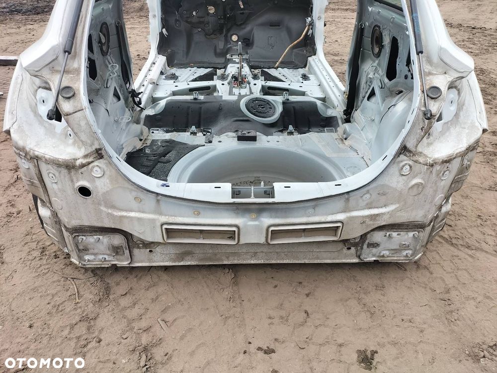 WANNA BAGAŻNIKA PAS TYLNY OPEL ASTRA H LIFT Z474 - 1